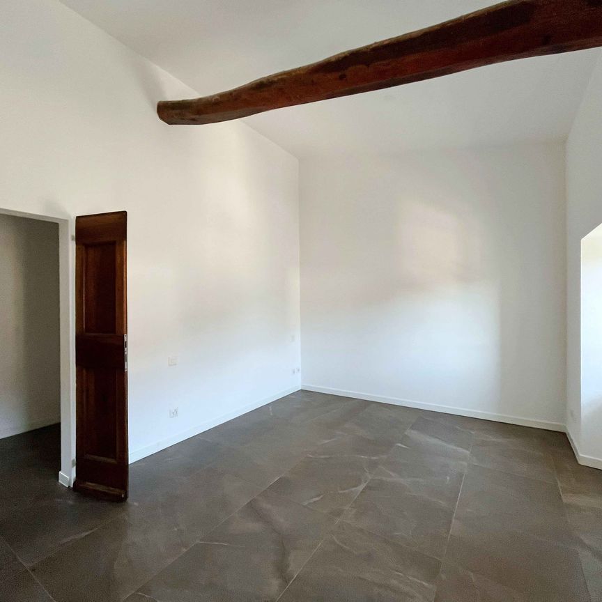 ARZO – MODERNO APPARTAMENTO LIFT IN CASA - Foto 1