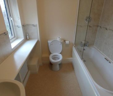 2 bedroom semi-detached house to rent - Photo 6