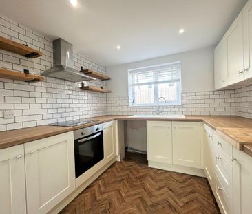 2 bedroom terraced house to rent - Photo 5