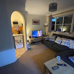 Hillcrest Avenue - Photo 3