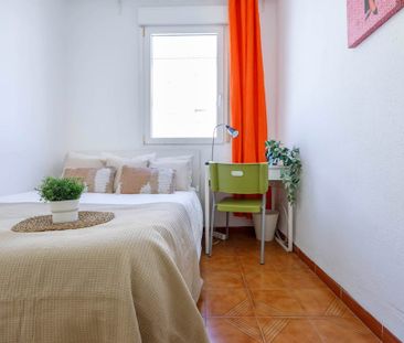 Carrer den Guillem Ferrer, Valencia, Valencian Community 46009 - Photo 6