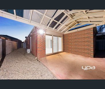 2/71 Davenport Dr, Sunbury, Vic 3429 - Photo 2