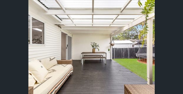 11 Windsor Parade, North Narrabeen, NSW 2101 - Photo 1