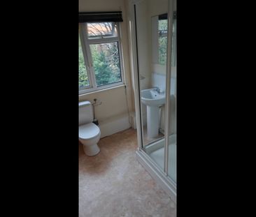 Room in a Shared House, Bulmershe Road, RG1 - Photo 6