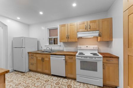 For Lease - 47 Robina Avenue Unit# 1, Toronto, Ontario - Photo 2