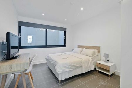 6 bedroom detached house to rent - Photo 4