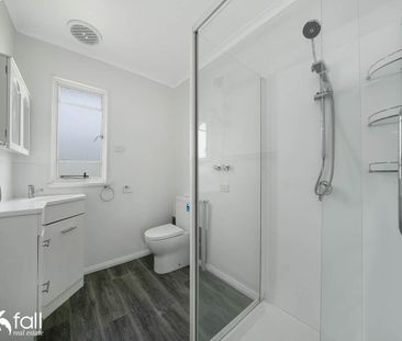 Neat and sunny home - Photo 5