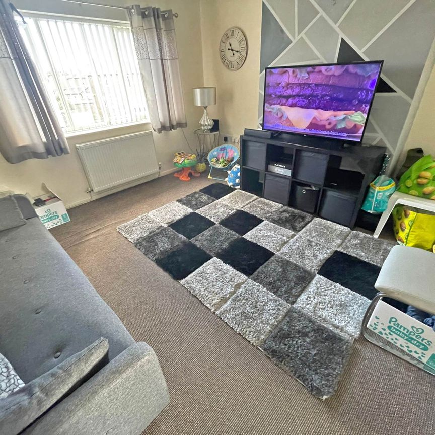 Middleton Road, Royton - Photo 1