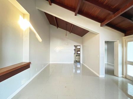 Casa em Condomínio com 3 quartos e 400m² para alugar em Cavalhada, Porto Alegre. - Photo 2