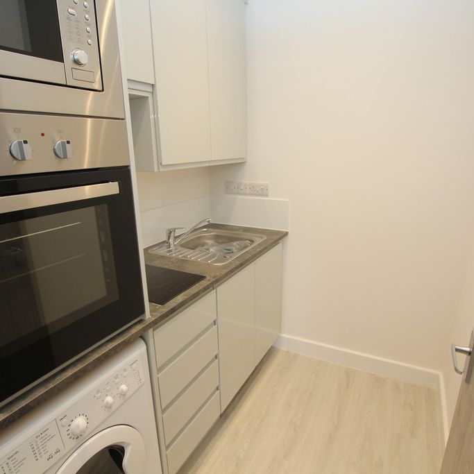 1 Bedroom Apartment, Ellesmere Port - Photo 1