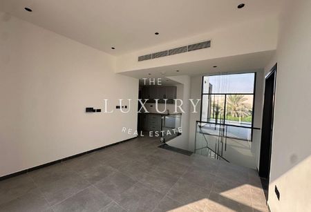 Brand New | Modern Design | Private Pool - Photo 5