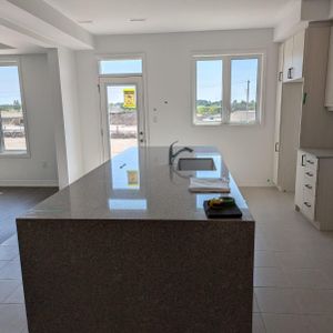 For Lease - 65 Suzuki Street Unit# Upper, Barrie, Ontario - Photo 2