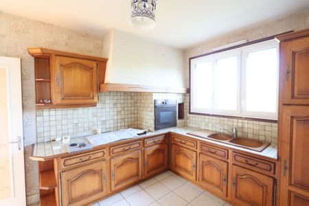 Location Maison 3 pièces 75m² LA CHARITE SUR LOIRE 58400 - Photo 2