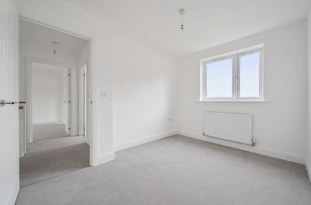 3 bedroom semi-detached house to rent - Photo 3