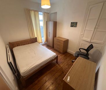 2 bedroom ground floor flat to rent - Photo 2