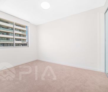 Modern 2 bedroom apartment close to amenities for lease - Photo 3