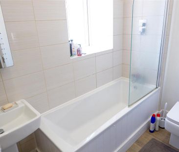 1 bedroom retirement property to rent - Photo 6