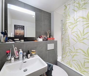 Bel appartement de 2 pièces au 1er étage - Photo 2