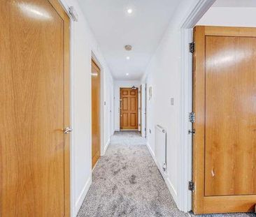 Sail Court, Newport Avenue, Virginia Quay, London, E14 - Photo 2