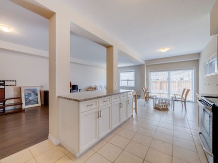 For Lease - 11 Burcombe Cross Unit# Upper Bdrm, Guelph, Ontario - Photo 2