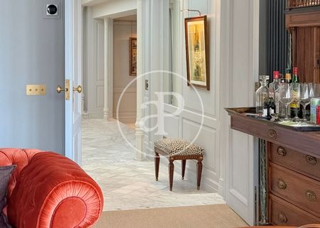 Penthouse for rent in Jerónimos (Madrid) - Photo 3