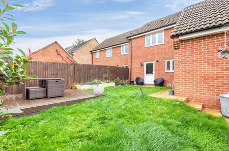 2 bedroom semi-detached house to rent - Photo 4