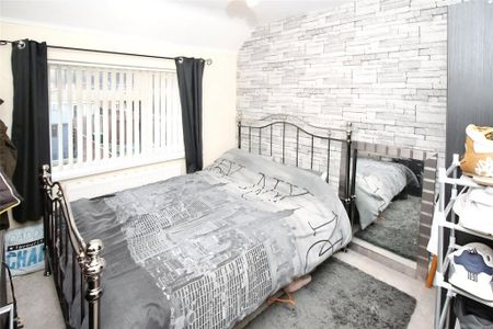 2 bedroom semi-detached house to rent - Photo 5