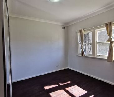 Spacious 3 bedroom house! - Photo 2