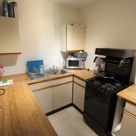 The Rowans, WokingProperty for lettings - Seymours - Photo 3