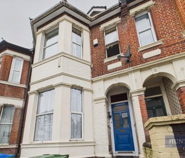 7 bedroom House To Let Total Size: 1626 SQ FT - Photo 1