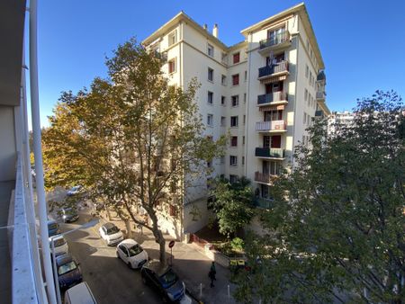 Location Appartement 3 pièces 57m² TOULON 83000 - Photo 4