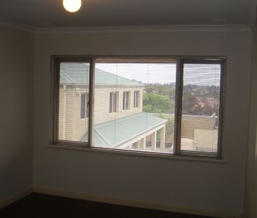 Convenient, Comfortable & Pet Friendly Living - Photo 5