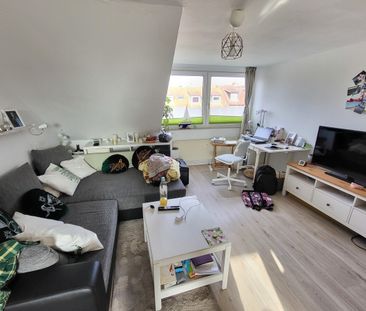 Nähe Uni: Helle, gepflegte 2 Zimmer-DG-Wohnung in 23562 Lübeck - St... - Photo 1