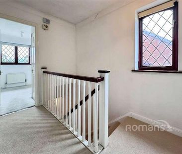 Driftway Road, Hook, RG27 - Photo 1