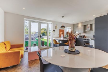 4 BED End of terrace house To rent - Photo 4