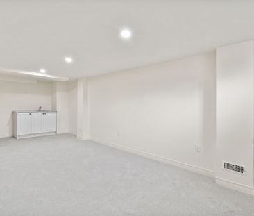 For Lease - 10 Mcalister Avenue, Richmond Hill, Ontario - Photo 3