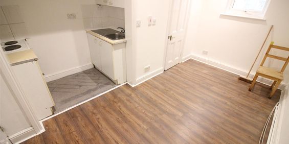 Madeley Road, London - Photo 3