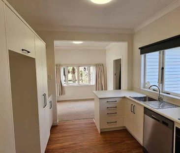 Character with all mod cons! - Photo 1