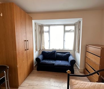 Studio Flat, Tennyson Road, TW3 - Photo 5