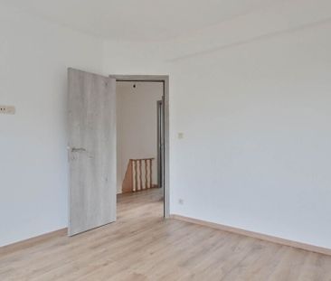 Eengezinswoning te huur in Ukkel voor € 1.700 met 3 slaapkamers - Photo 4