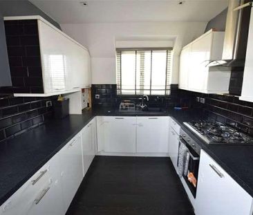 Bluebell Close, Rush Green, Romford, RM7 - Photo 2