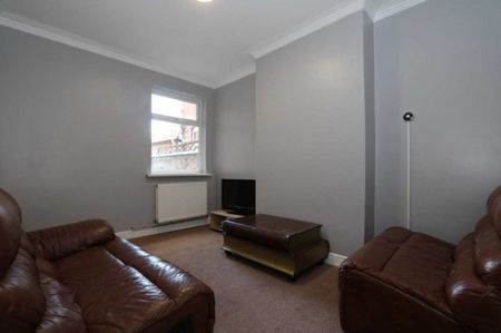 1 Bed - Room 1, Browning Street - 4 Bedroom Student Home Fully Furn... - Photo 5