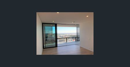 TOP FLOOR - One-Bedroom Apartment with Amazing views + Parking & Storage - Photo 2