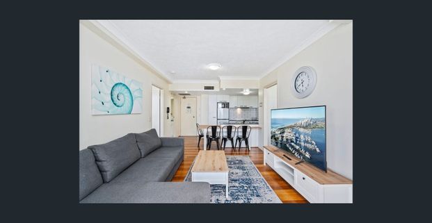 Light & Airy 7th floor apartment with ocean views - Photo 1