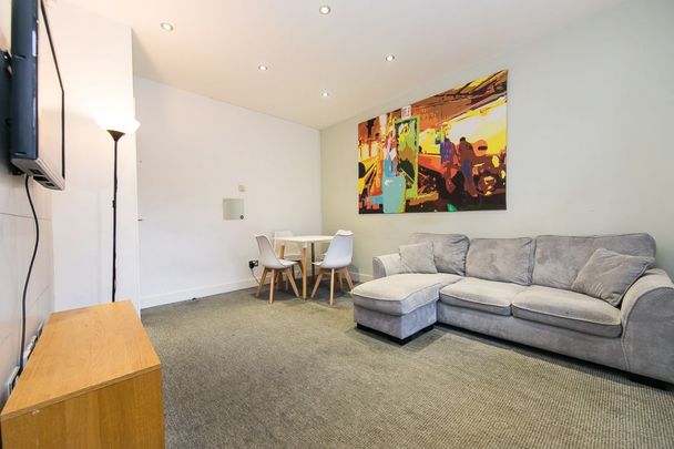 William Street, Hyde Park, Leeds - Photo 1