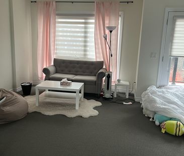 For Lease - 3068 Cascade Common N/A, Oakville, Ontario - Photo 3