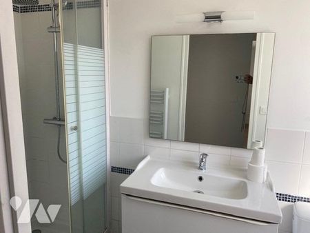 Seclin Burgault, apt T2 en triplex, lumineux.520€, dépôt de garantie:520€, frais 465€ - Photo 2