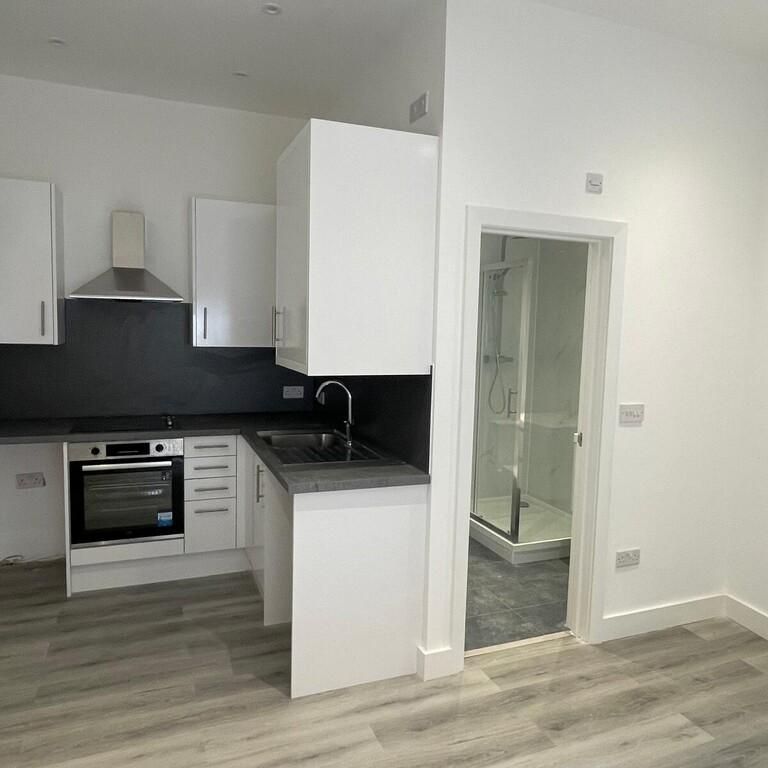 Studio to rent - Photo 1