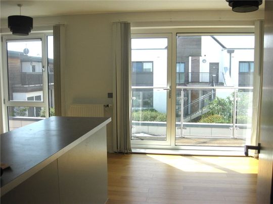 Superb 2 double bed executive apartment on the top floor of the sought after Park Way development with 2 balconies. - Photo 1