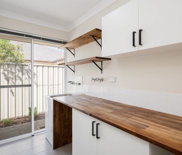 Modern Coastal Home! Spacious & Stylish! 3/4 Bed! - Photo 2